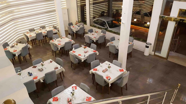 رستوران 5 هتل آزادی خرم‌آباد